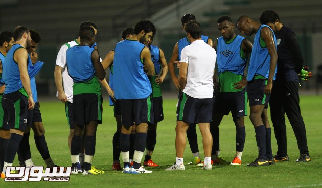 صورمن تدريبات الفريق الاهلاوي استعداد للقاء العروبة  -صحيقة سبورت  الاهلي24