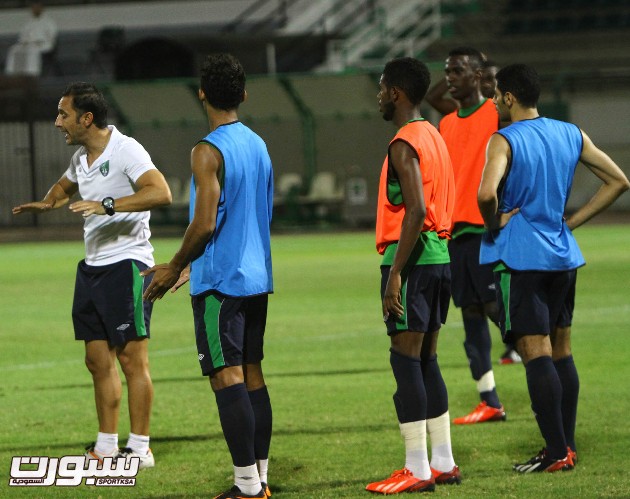 صورمن تدريبات الفريق الاهلاوي استعداد للقاء العروبة  -صحيقة سبورت  الاهلي33